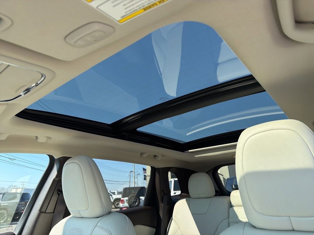 Used 2018 Jeep Cherokee Overland w/ Technology Group image 37