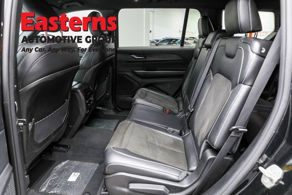 Used 2023 Jeep Grand Cherokee L Laredo image 22