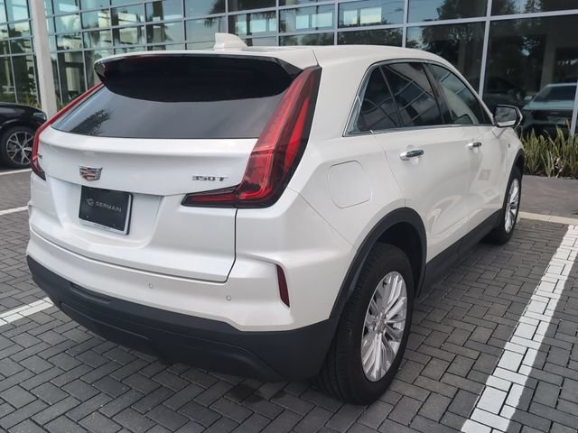 Used 2024 Cadillac XT4 Luxury w/ Cold Weather Package FWD image 6