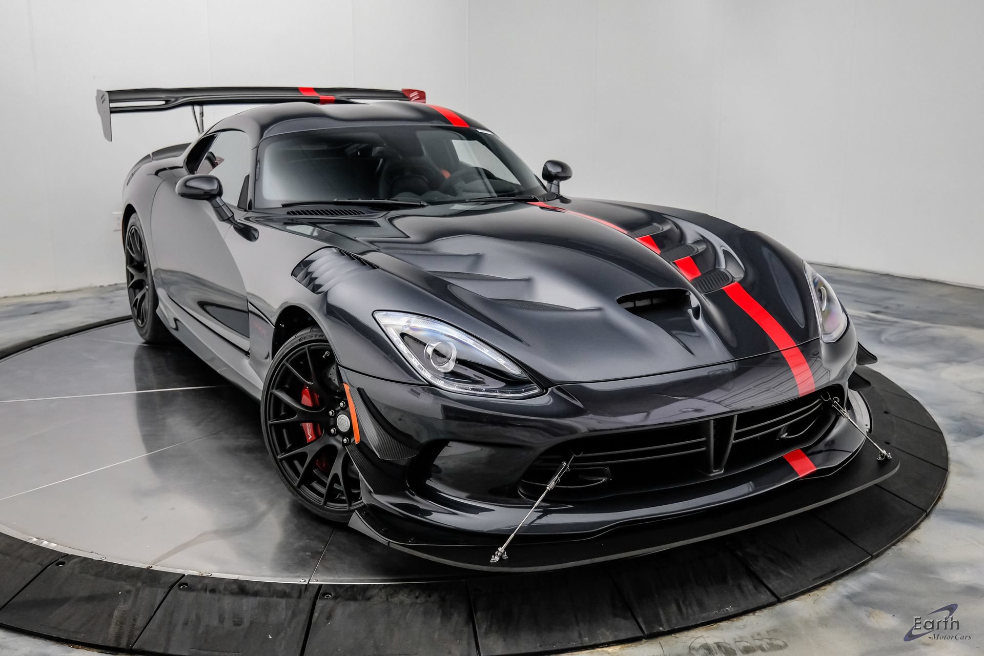 Used 2017 Dodge Viper ACR w/ Extreme Aero Package RWD image 32