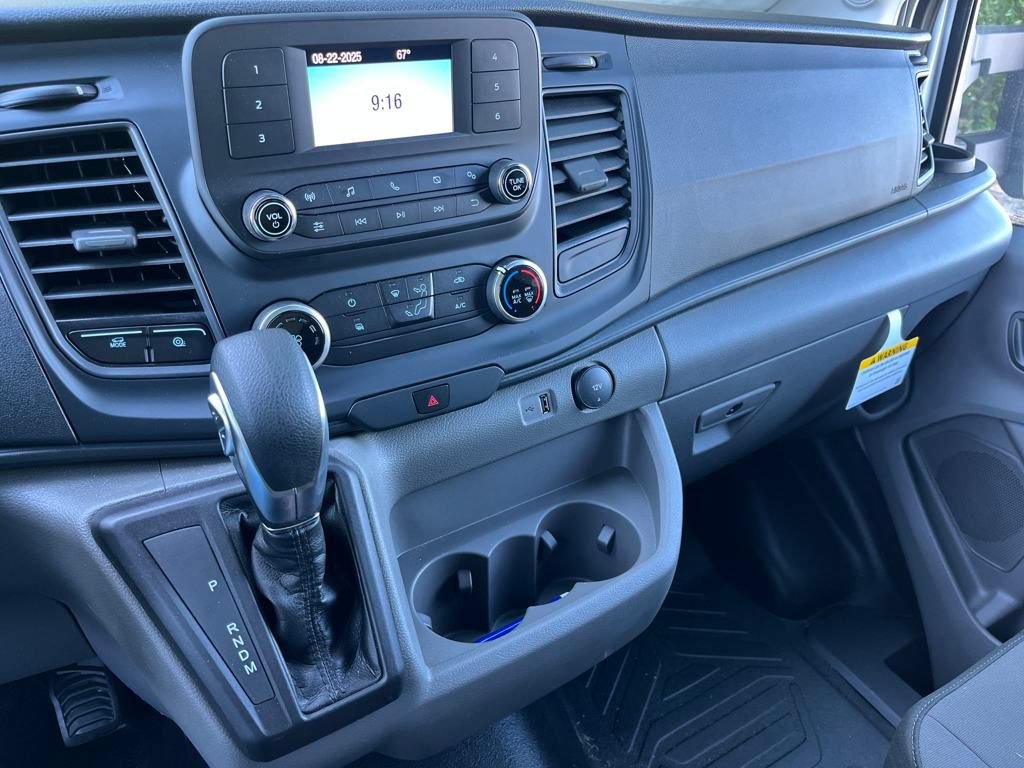 New 2025 Ford Transit 250 148 Medium Roof RWD image 9