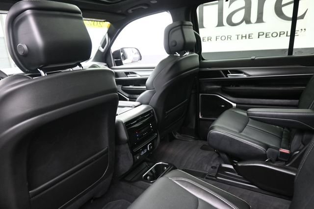 Used 2023 Jeep Wagoneer Series II w/ Convenience Group I AWD/4WD image 25