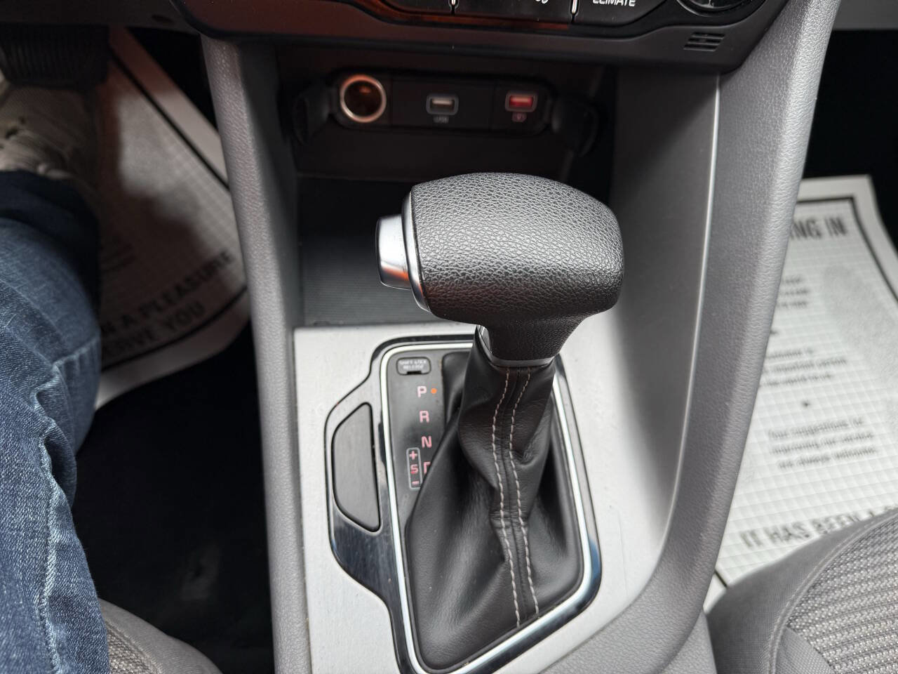 Used 2020 Kia Niro LX image 17