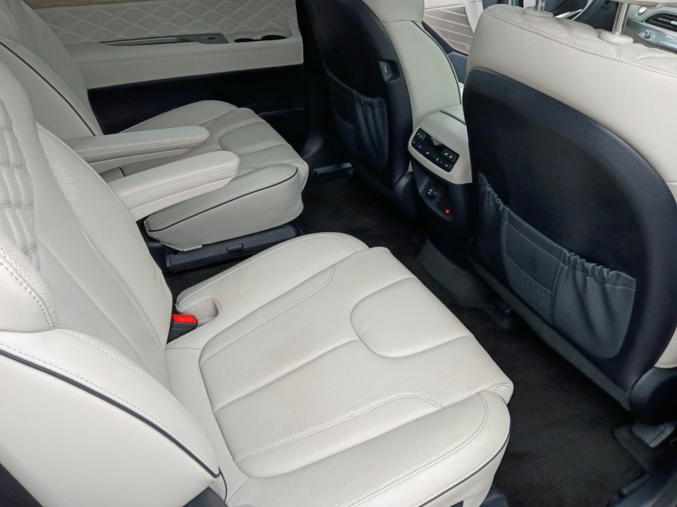 Used 2022 Hyundai Palisade Calligraphy w/ Cargo Package FWD image 33