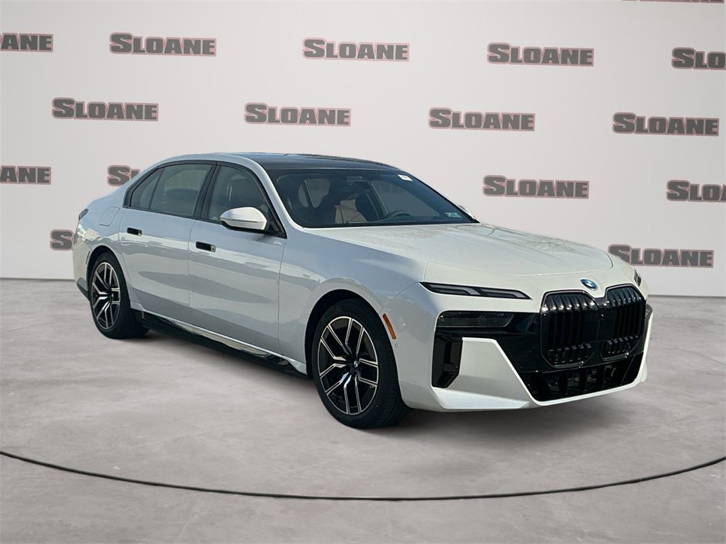 New 2026 BMW 750e xDrive image 7