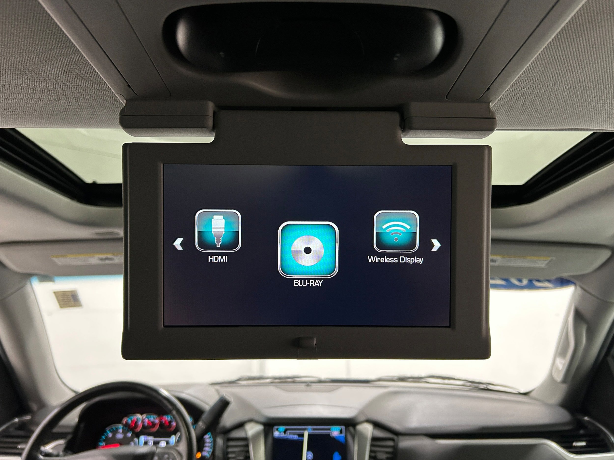 Used 2020 Chevrolet Suburban Premier image 31