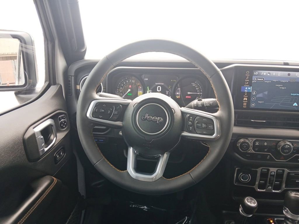 Used 2024 Jeep Wrangler Unlimited Sahara w/ Technology Group AWD/4WD image 12