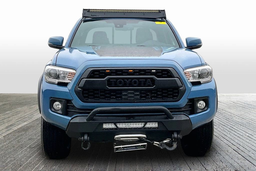 Used 2019 Toyota Tacoma TRD Off-Road image 2
