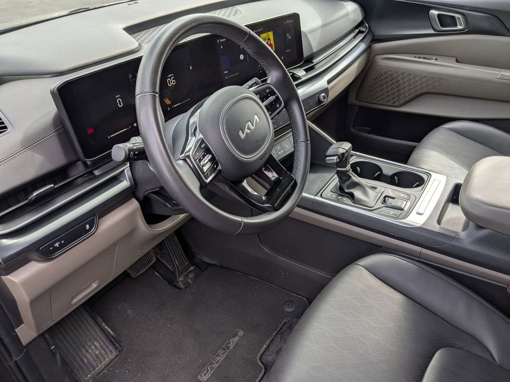 Used 2025 Kia Carnival image 15