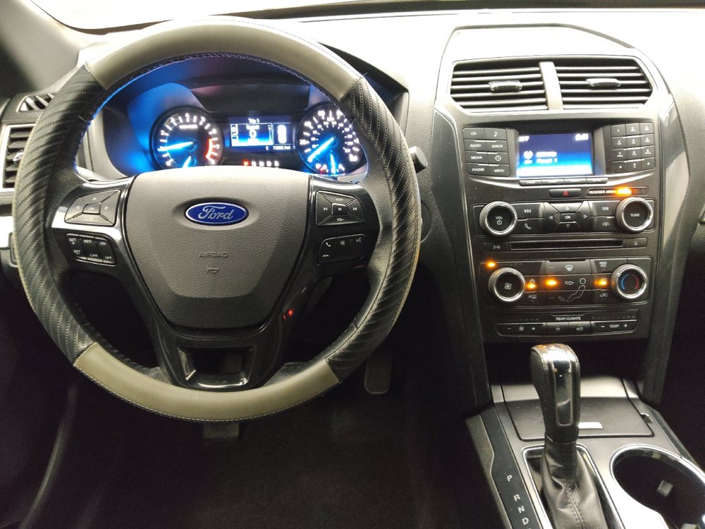 Used 2017 Ford Explorer XLT AWD/4WD image 22