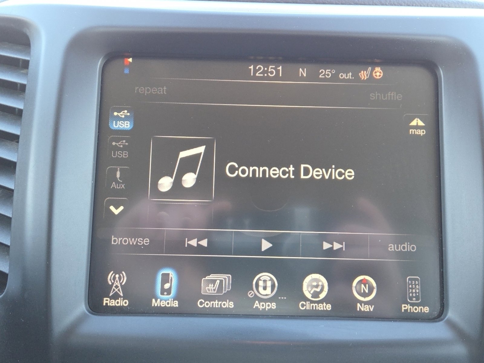 Used 2015 Jeep Cherokee Trailhawk image 4