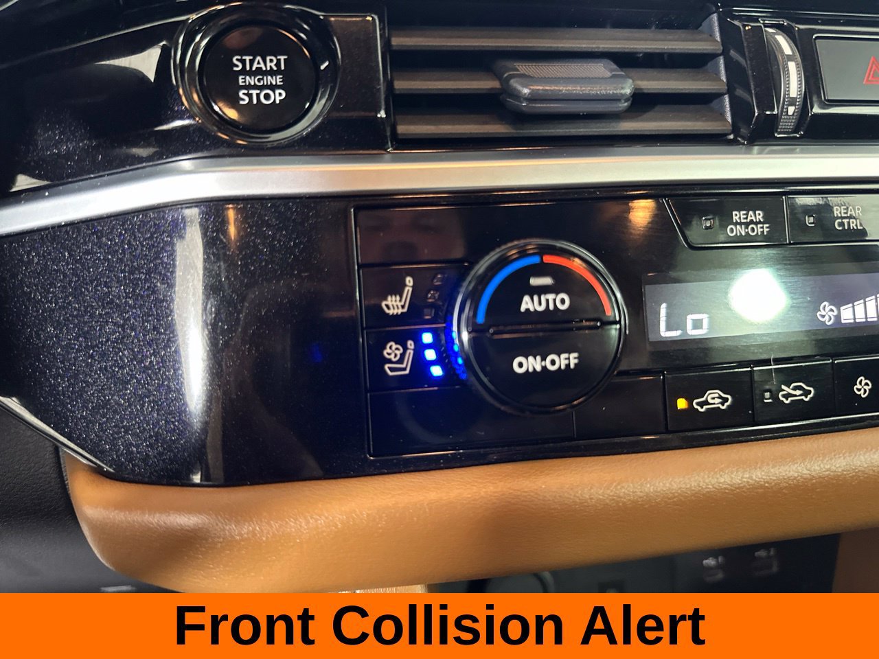 Used 2025 Nissan Pathfinder Platinum w/ Cargo Package FWD image 23