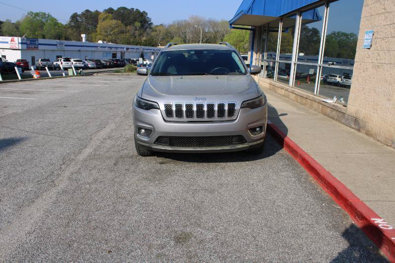 Used 2019 Jeep Cherokee Limited AWD/4WD image 2
