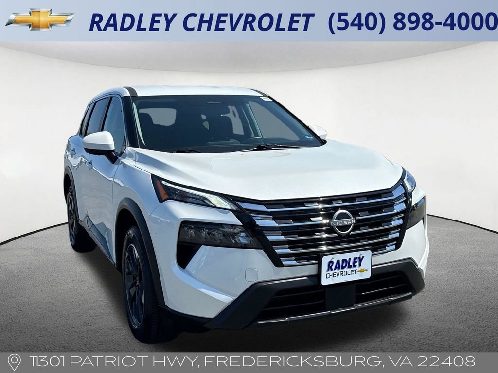 Used 2025 Nissan Rogue SV image 22