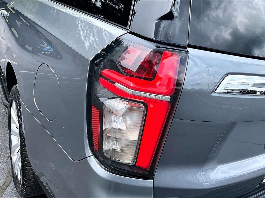 Used 2021 Chevrolet Suburban Premier AWD/4WD image 35