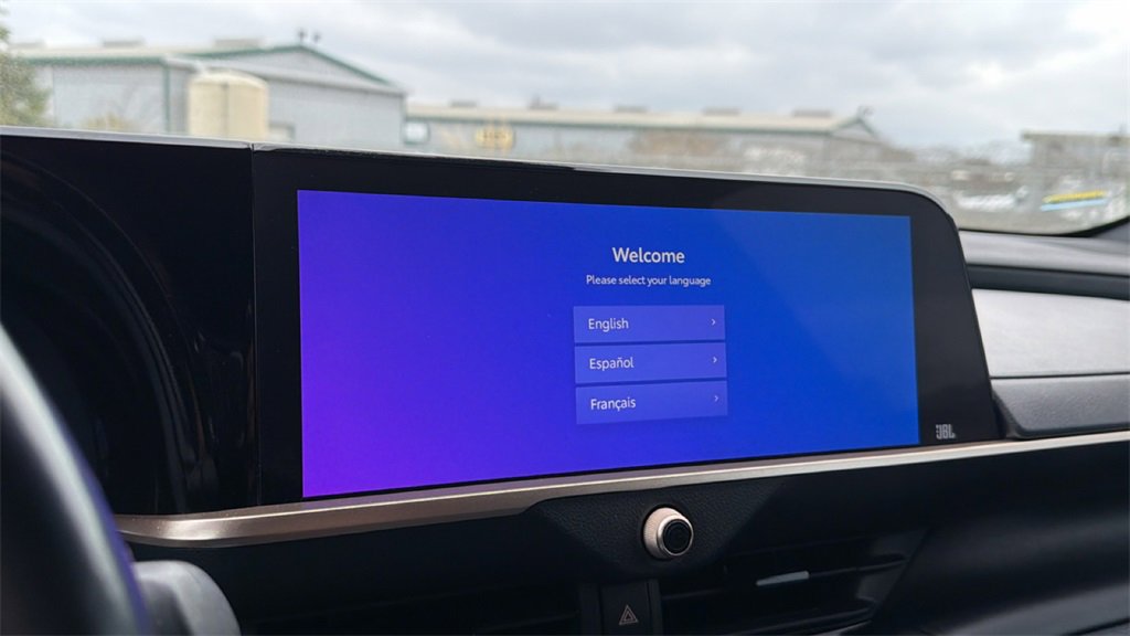 Used 2023 Toyota Crown Limited image 28