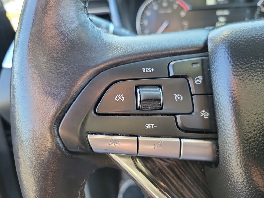 Used 2025 Cadillac XT6 Premium Luxury image 5