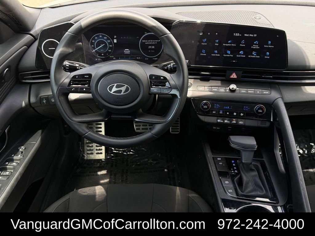 Used 2025 Hyundai Elantra SEL FWD image 11