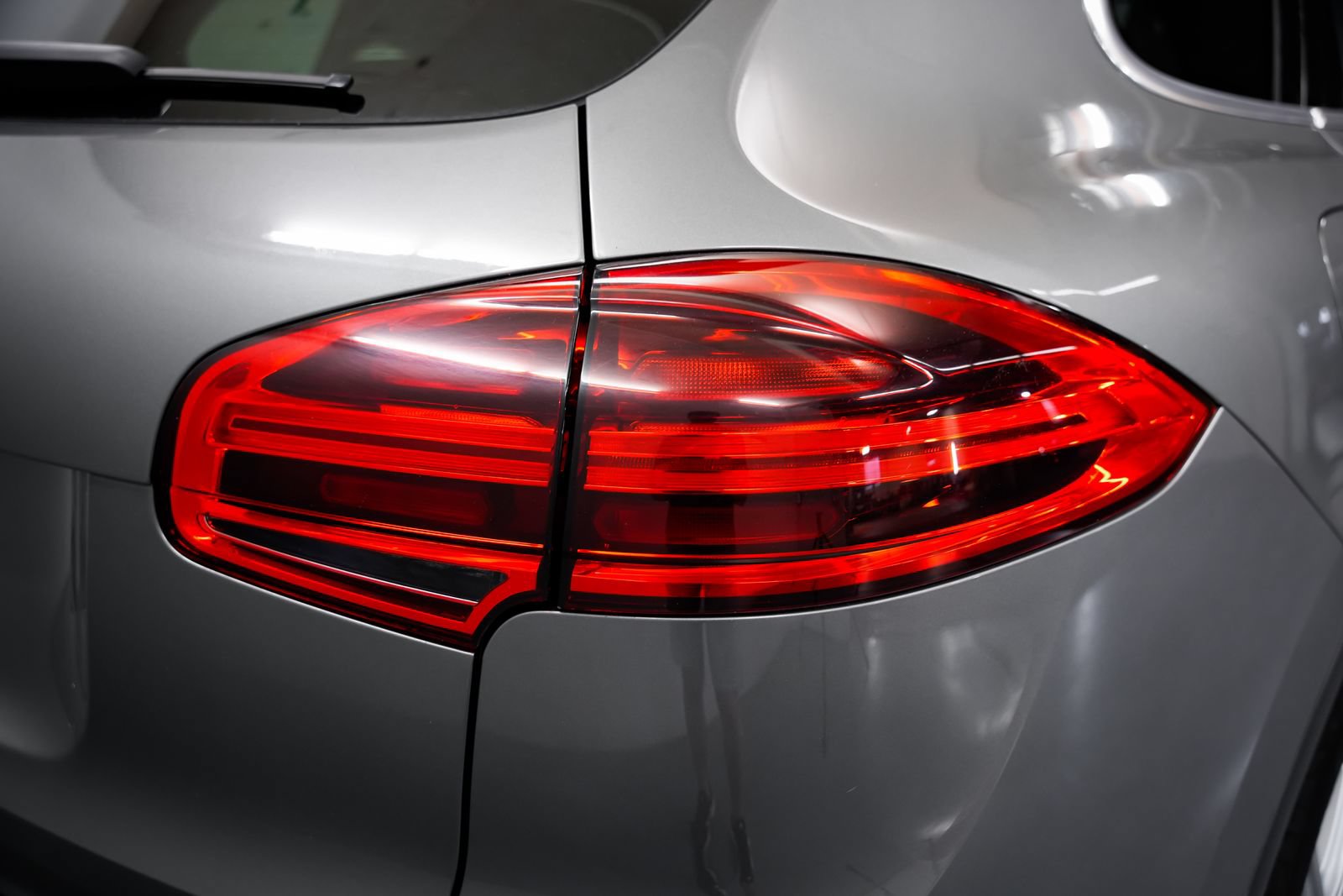 Used 2015 Porsche Cayenne Diesel AWD/4WD image 40