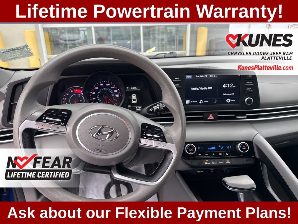 Used 2023 Hyundai Elantra SEL image 19