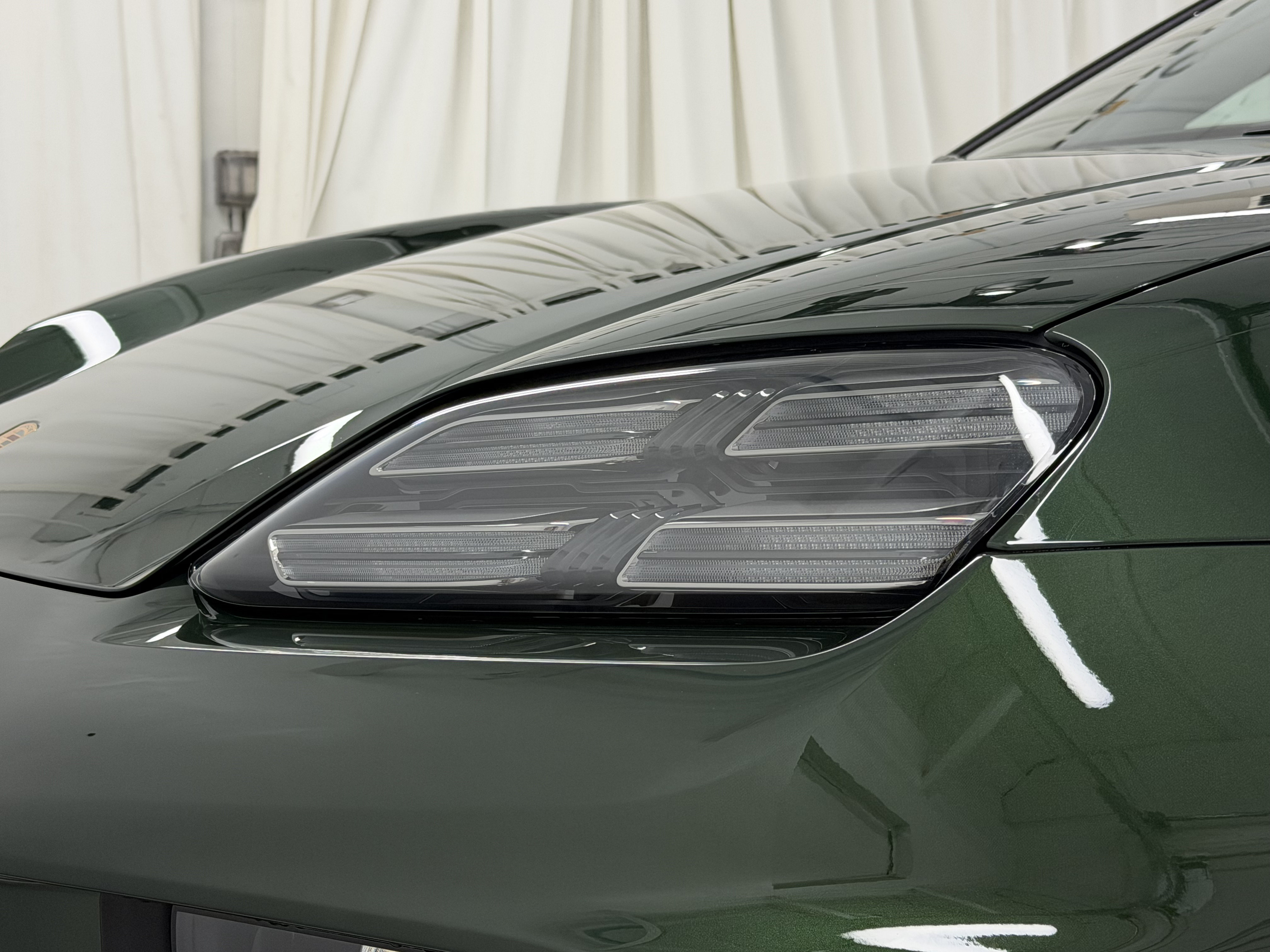 New 2026 Porsche Macan 4 Electric AWD/4WD image 17