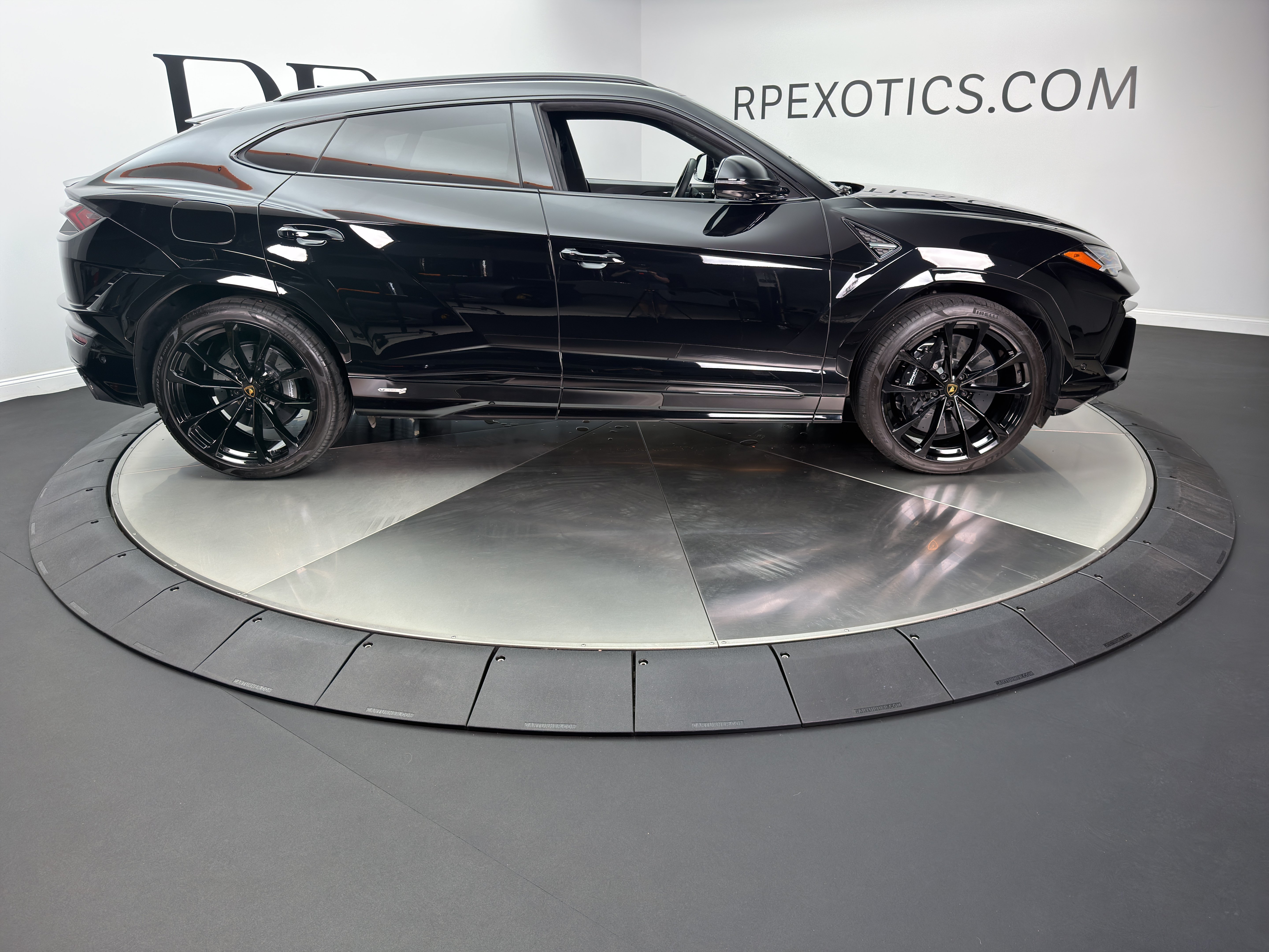 Used 2023 Lamborghini Urus S AWD/4WD image 7
