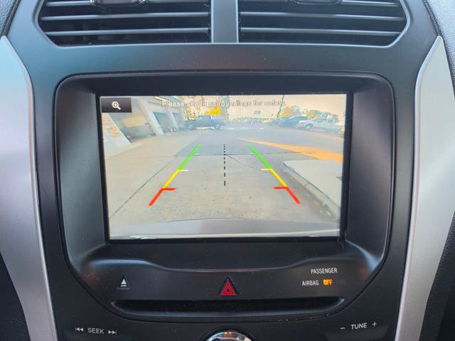 Used 2015 Ford Explorer XLT w/ Equipment Group 202A AWD/4WD image 24