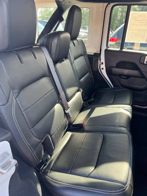 Used 2023 Jeep Wrangler Unlimited Sahara w/ Cold Weather Group AWD/4WD image 14