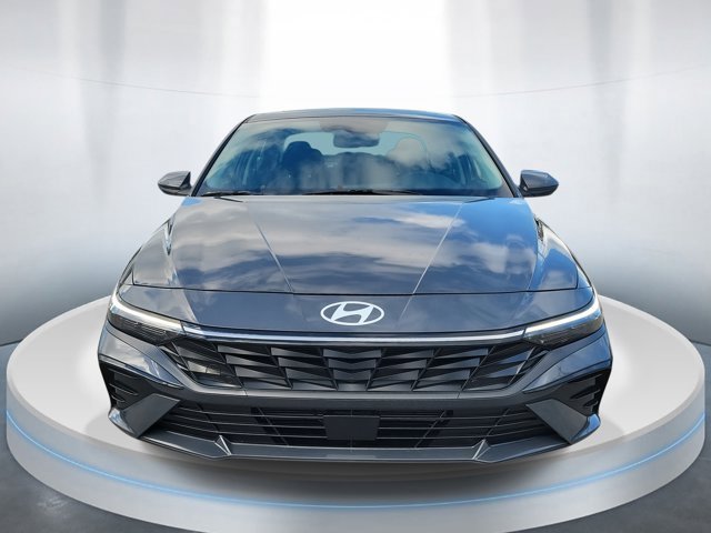 Certified 2025 Hyundai Elantra SEL image 2