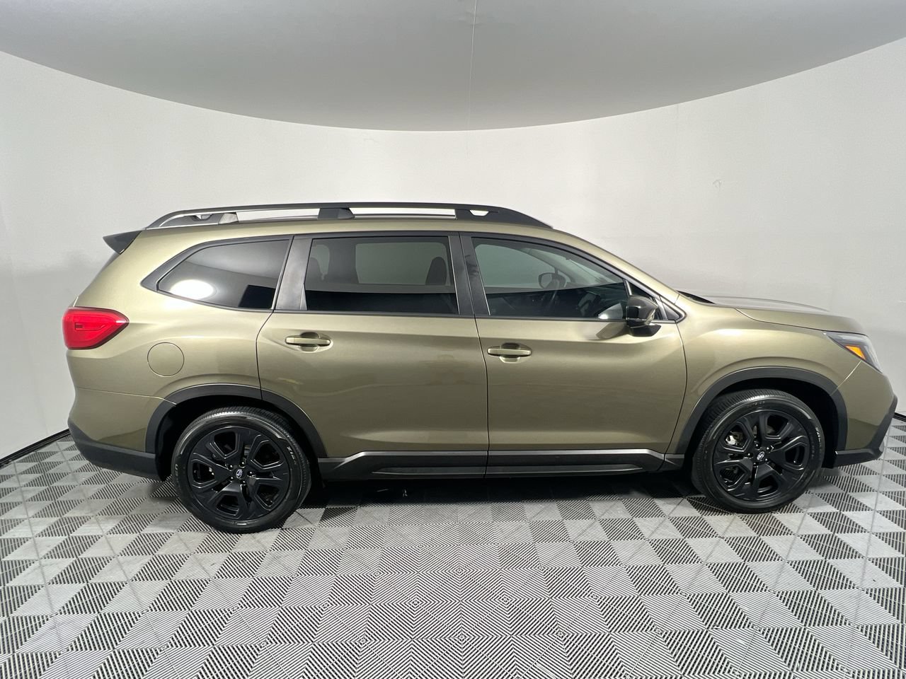 Used 2024 Subaru Ascent Onyx Edition AWD/4WD image 2