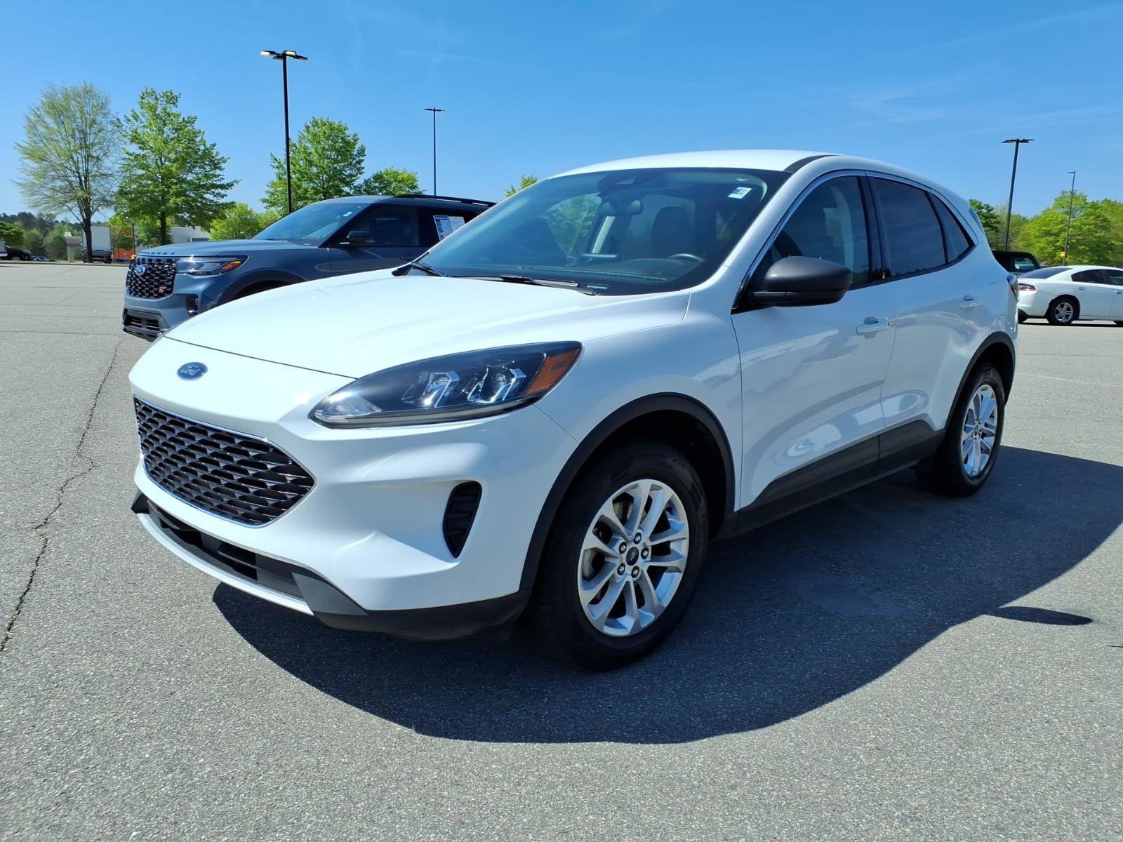 Used 2022 Ford Escape SE w/ Convenience Package AWD/4WD image 3