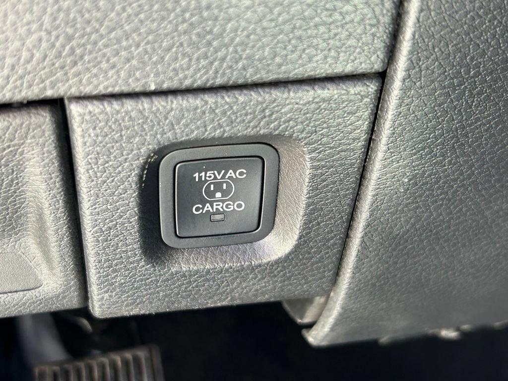 Used 2025 RAM 3500 Limited AWD/4WD image 30