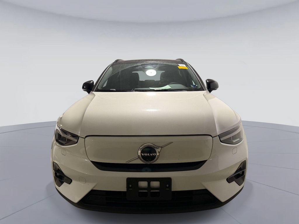 Used 2023 Volvo XC40 Recharge Ultimate AWD/4WD image 2