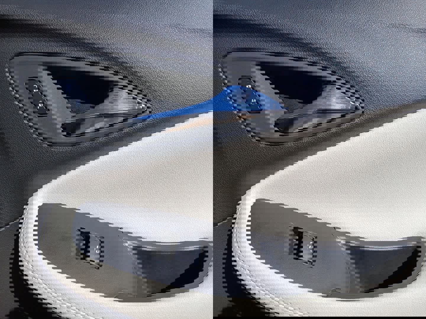 Used 2024 Buick Encore GX Sport Touring w/ Experience Buick Package image 40