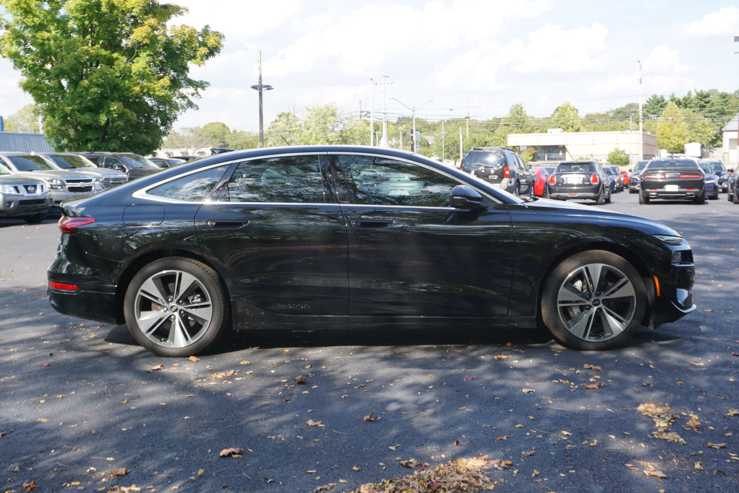 Used 2025 Audi A6 e-tron Premium Plus w/ Premium Plus AWD/4WD image 4