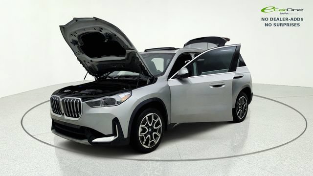Used 2025 BMW X1 xDrive28i AWD/4WD image 11