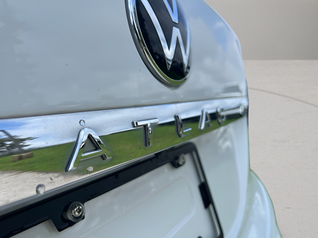 Used 2021 Volkswagen Atlas Cross Sport SEL R-Line FWD image 36