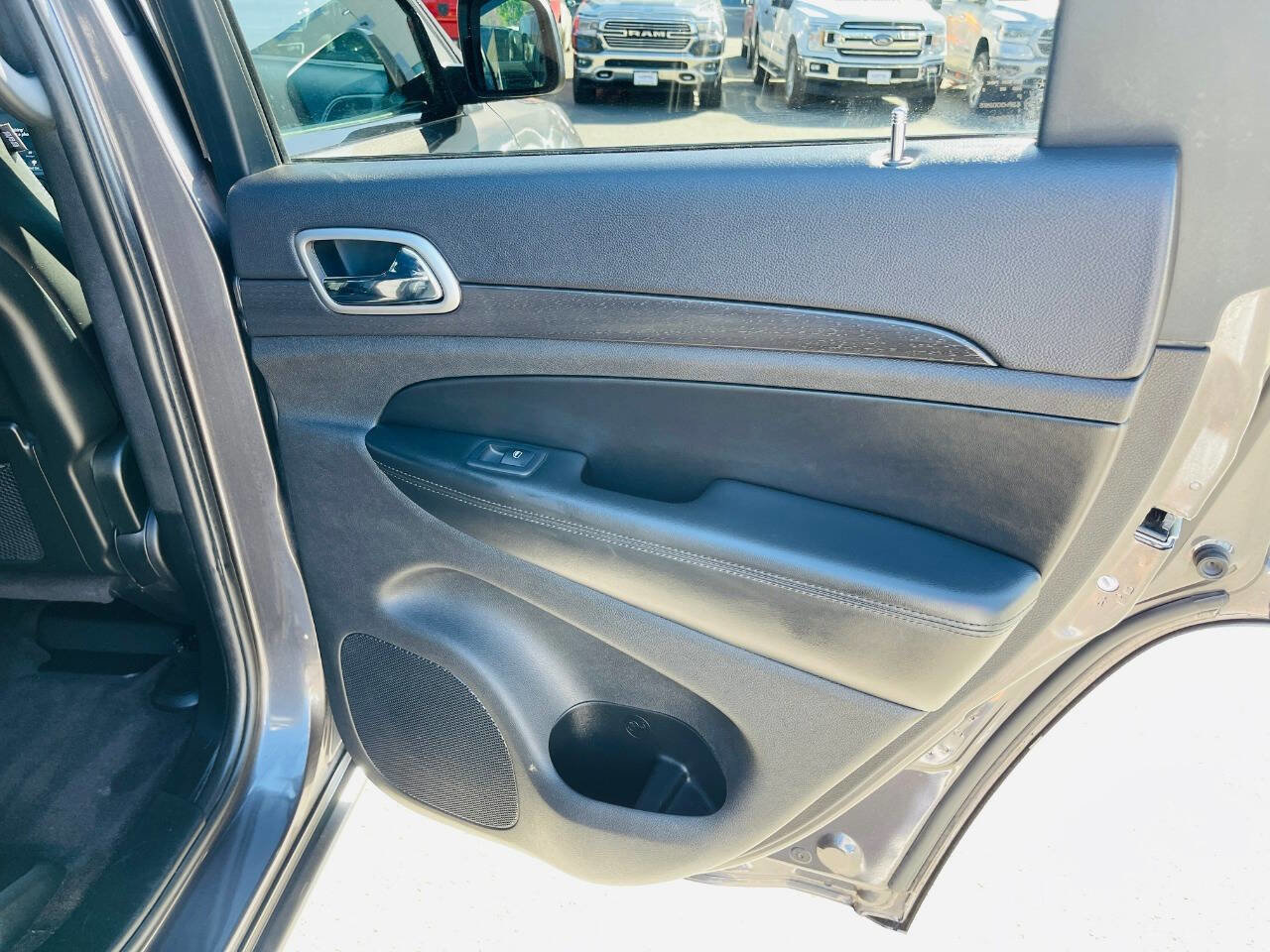 Used 2018 Jeep Grand Cherokee Altitude image 33