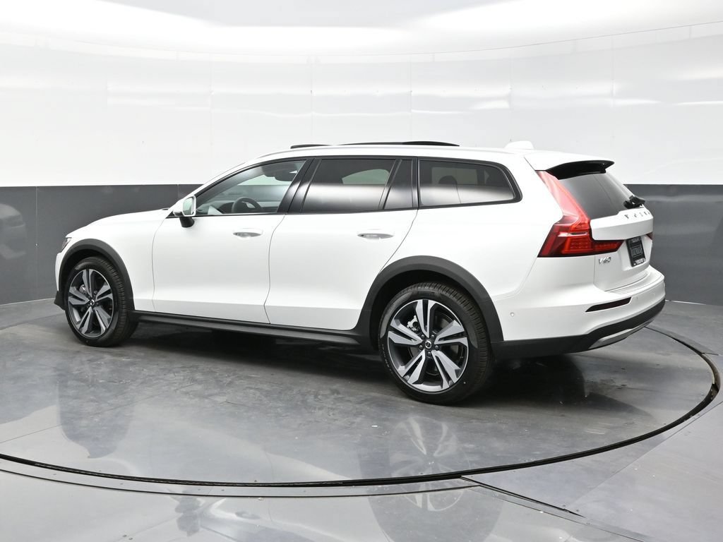 New 2026 Volvo V60 B5 Cross Country Plus w/ Protection Package Premier AWD/4WD image 4