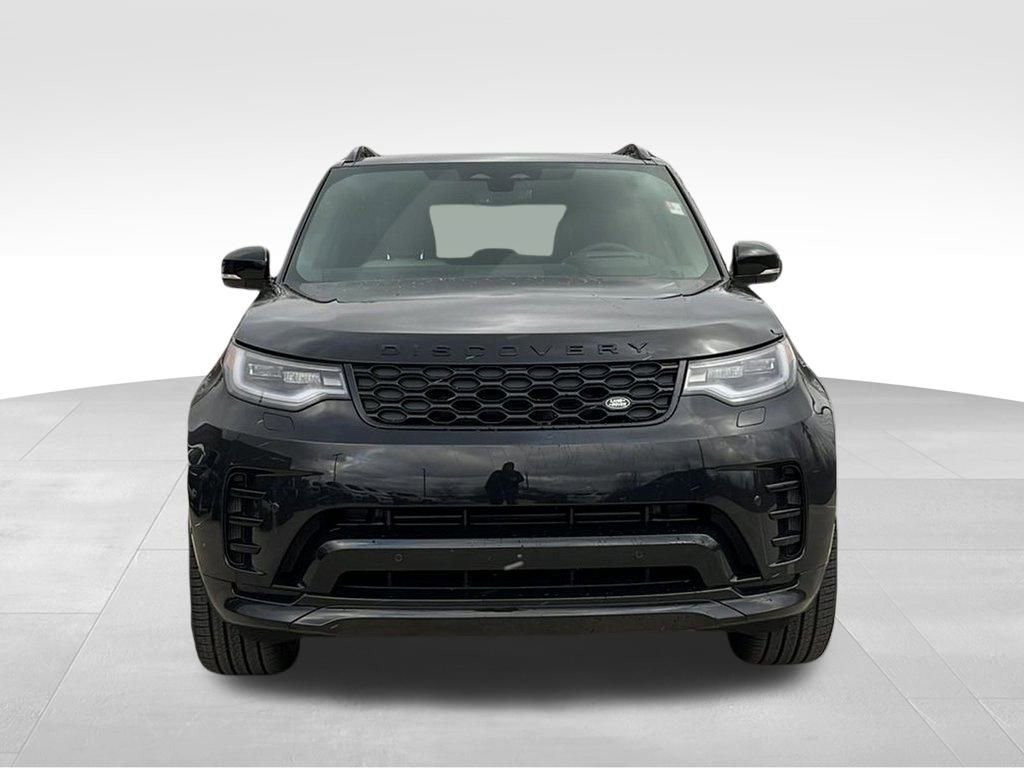 New 2024 Land Rover Discovery Dynamic SE image 12