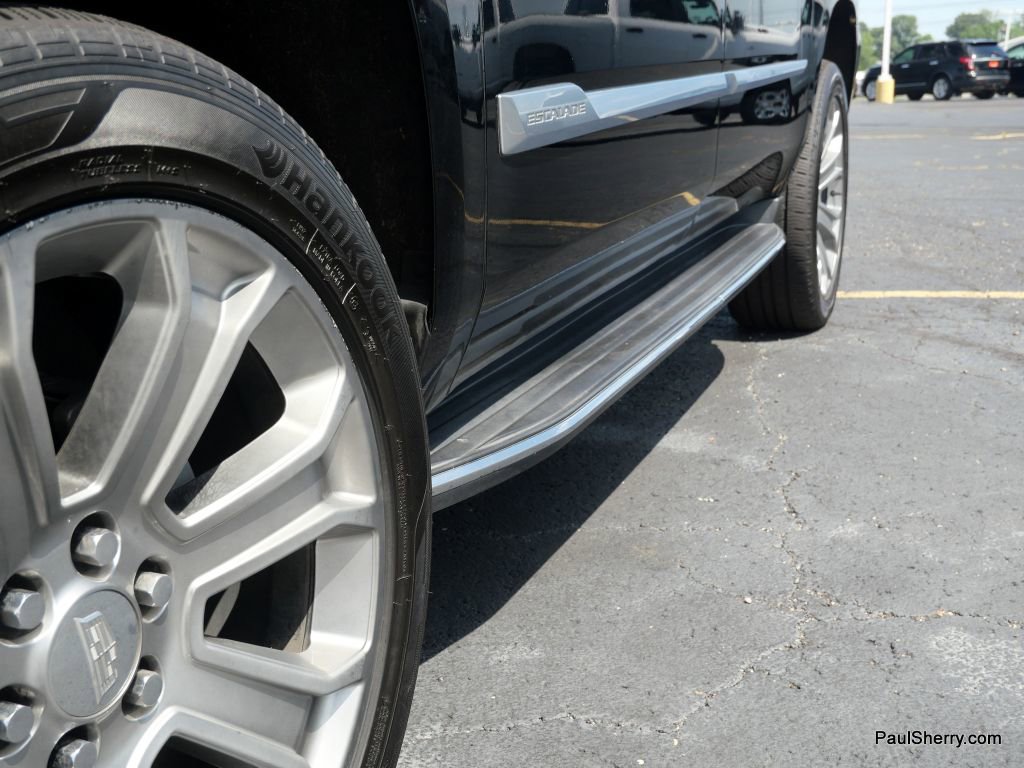 Used 2019 Cadillac Escalade ESV image 17