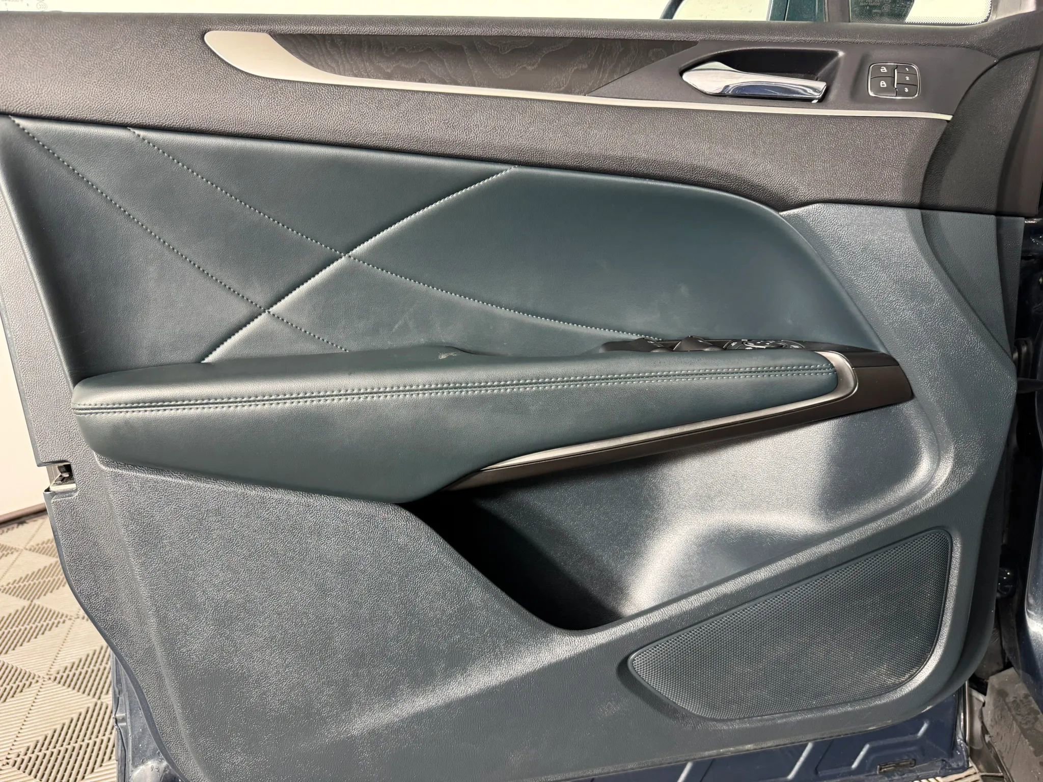 Used 2019 Lincoln MKC Reserve w/ MKC Climate Package AWD/4WD image 41