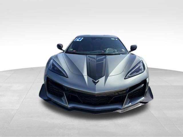 Used 2024 Chevrolet Corvette Z06 image 2
