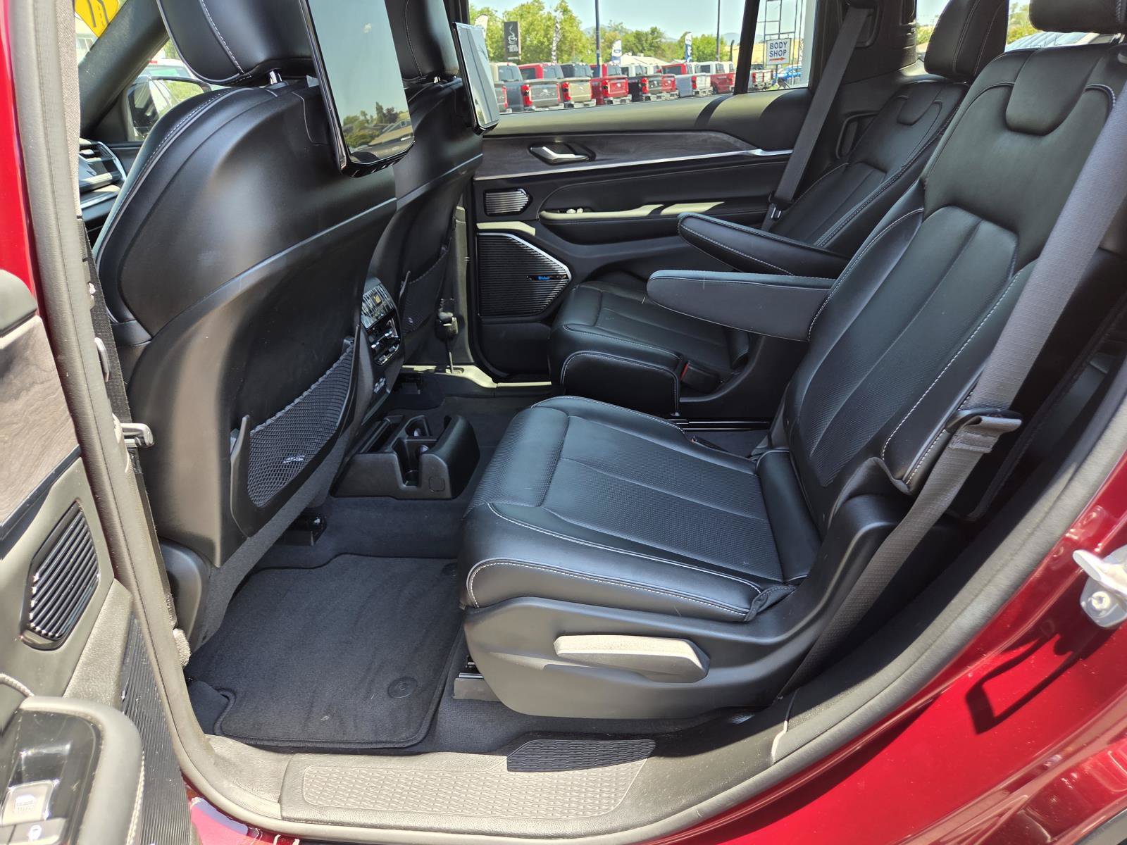 Used 2023 Jeep Grand Cherokee L Overland w/ Rear Seat Video Group I AWD/4WD image 13