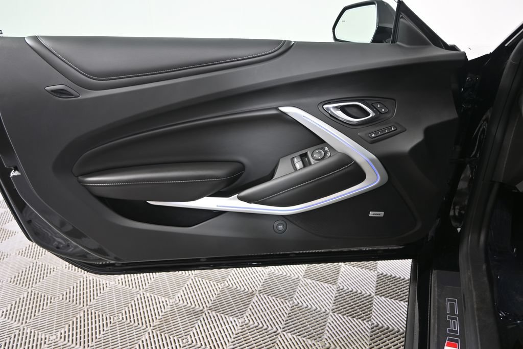 Used 2018 Chevrolet Camaro SS RWD image 18