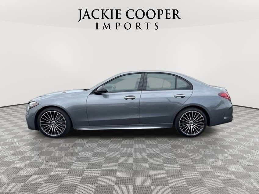 Used 2025 Mercedes-Benz C 300 4MATIC Sedan image 2
