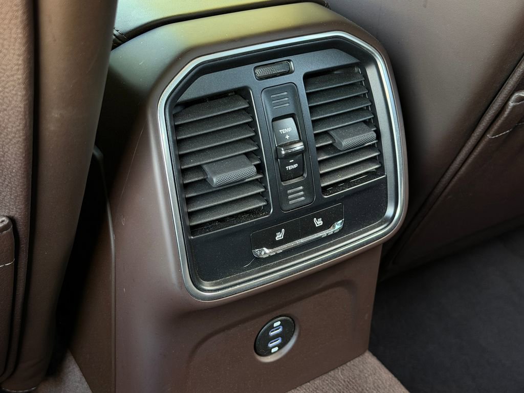 Used 2020 Porsche Macan Turbo AWD/4WD image 38