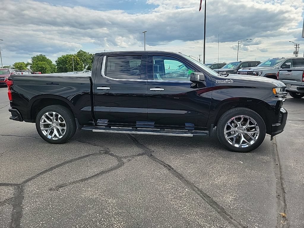 Used 2019 Chevrolet Silverado 1500 High Country w/ Technology Package AWD/4WD image 4