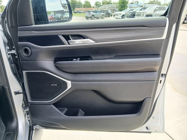 Used 2023 Jeep Wagoneer Series III w/ Preferred Equipment Group AWD/4WD image 21
