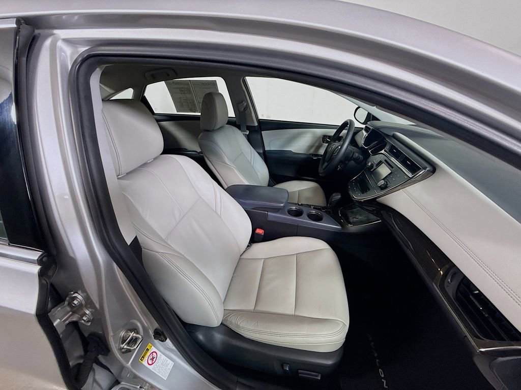 Used 2014 Toyota Avalon XLE image 25